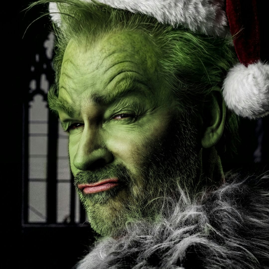 Adam Riches IS Sean Bean IN ‘How the Bean Saved Christmas’ performing live